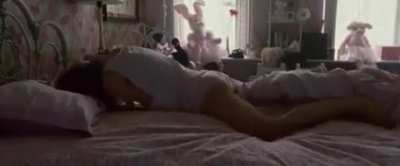 NATALIA PORTMAN Sexy Scene