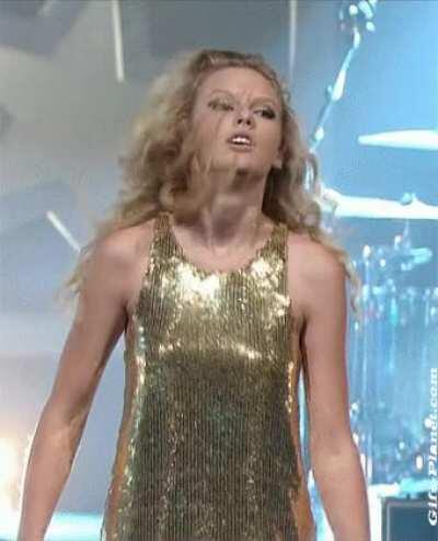 Taylor swift Boobs jiggly