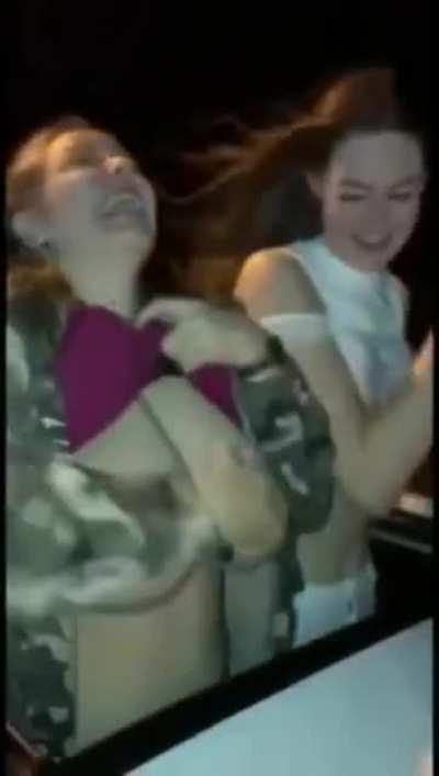 That Look To The Right Tho...