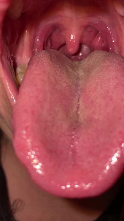 Your Goddess Bluma woke up hungry, dripping drool for you. {f}