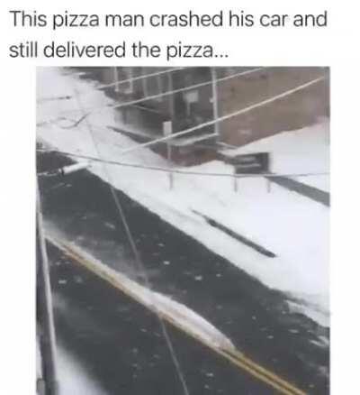 Man crashes his car and still delivers pizza 🙏