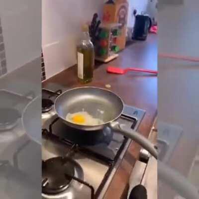 Rare footage of Fiddlesticks cooking