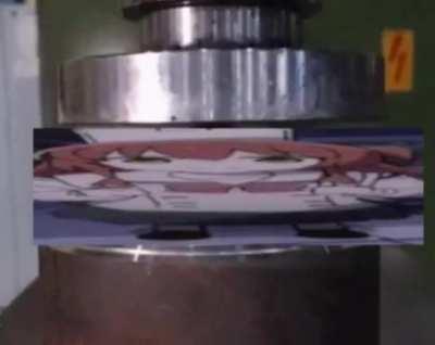 kita gets crushed by hydraulic press