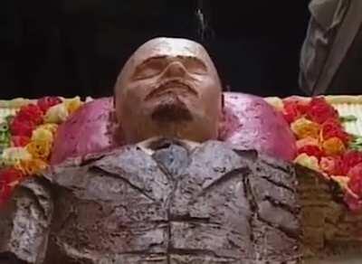 Yummy, Yummy - Lenin cake