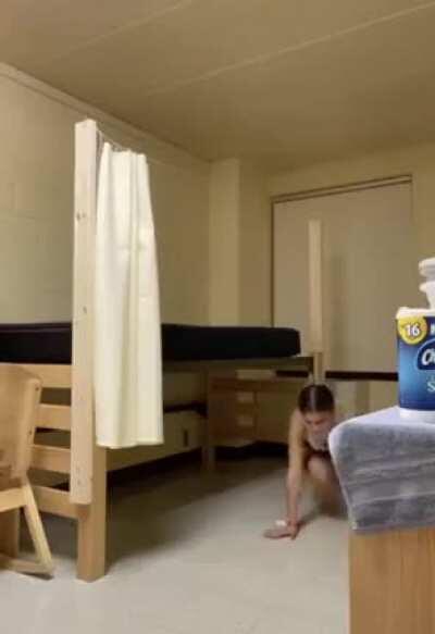 HMC while I dance in a small apartment