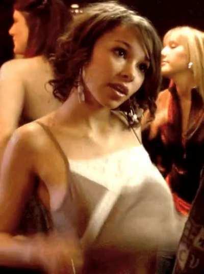 Jessica Parker Kennedy 🤤