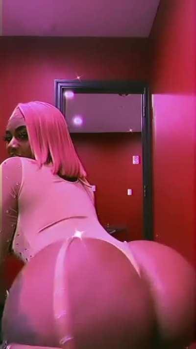 Maria.Miliann 😍🍑🍑