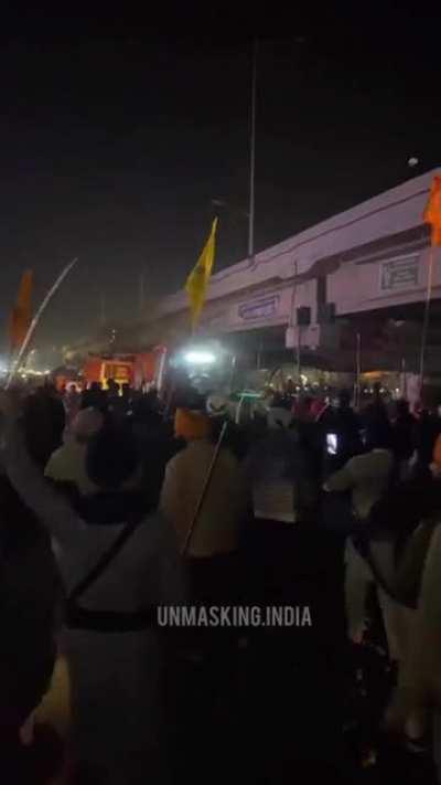 Hindu and Muslim community welcome Khalsa Vaheer into Phagwara with kilometer-long trail of flowers