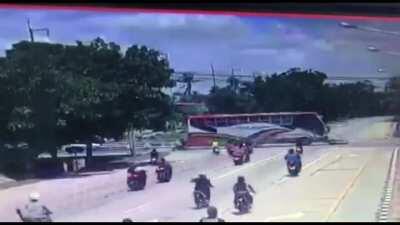 Not stopping at an intersection, WCGW?