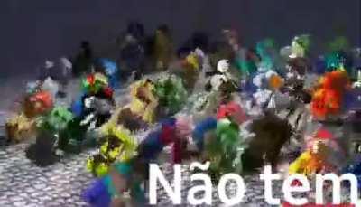 Cachoro fuma biscoitos