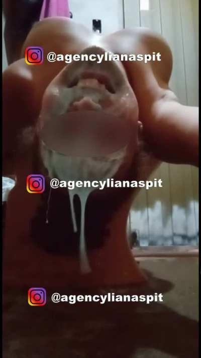 Gagging GIF by lianaspit