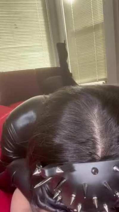 Hot catwoman deepthroats in latex uniform