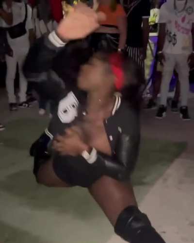 @1ultimategirlz active at Dancehall Fridays 🇯🇲 🔥🔥