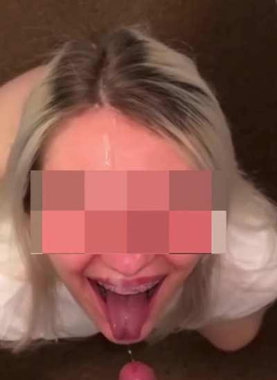 Her boyfriend invited me over and said i was her Valentines present. She’s 18 and took that cumblast like a champ. That was my second load that day. Busy Valentines day lol. 