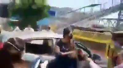 Woman breaks lockdown, shouts at cop instead!