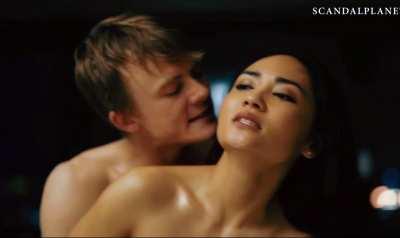 Mai Duong Kieu - Bad Banks (SMOOTH SLOW MO)