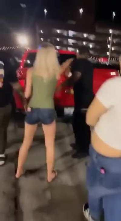 Woman gets a good dose of equality. If you hit someone, be prepared to be hit back.