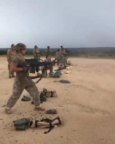 Dual Wield M249 (44 lbs / 20 kg)