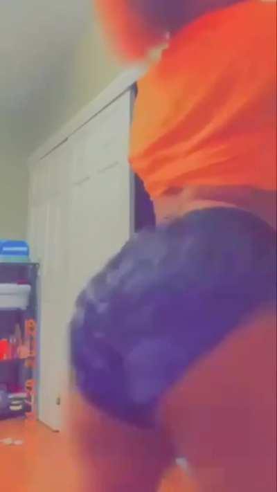 Y’all I found her vids