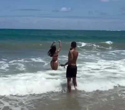 Larissa Santos / @larisantosbe