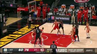 [Highlight] Hawk fans chant 