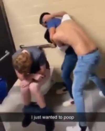 Meanwhile me thinking uss ladke ki beech mein ruk gayi toh kya hoga XD