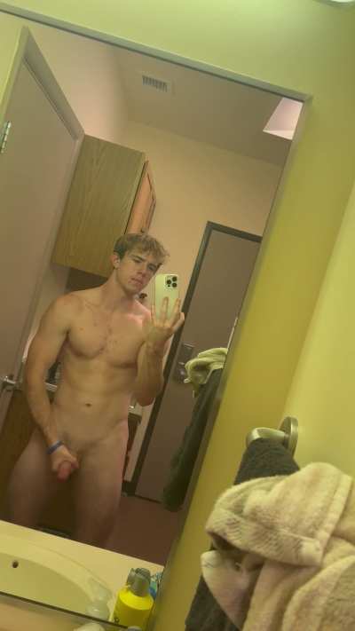 Wish someone would come over and suck this dick