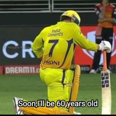 Ek tha jo wicket ke peechhe se..