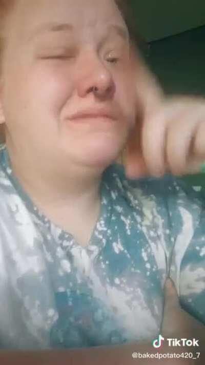 uwu Stoner Girl Check 🥴