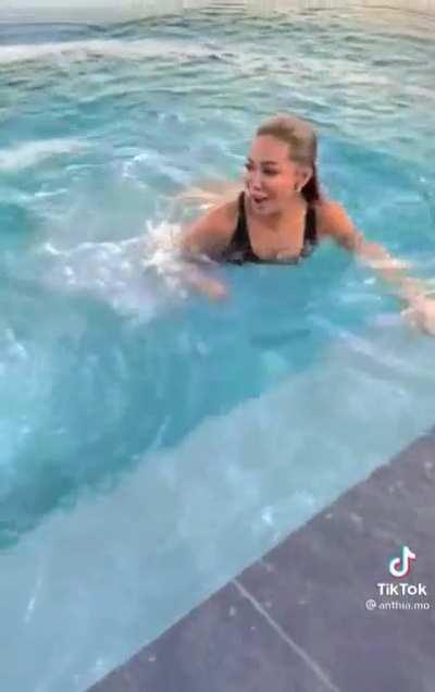 Splits fall into pool