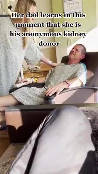 Father finds out his anonymous kidney donor is his daughter