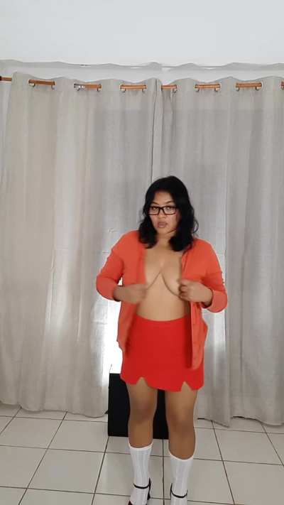 My neighbor goes out to drink his coffee on the balcony, I would love to be able to milk him so he can enjoy his morning even better
