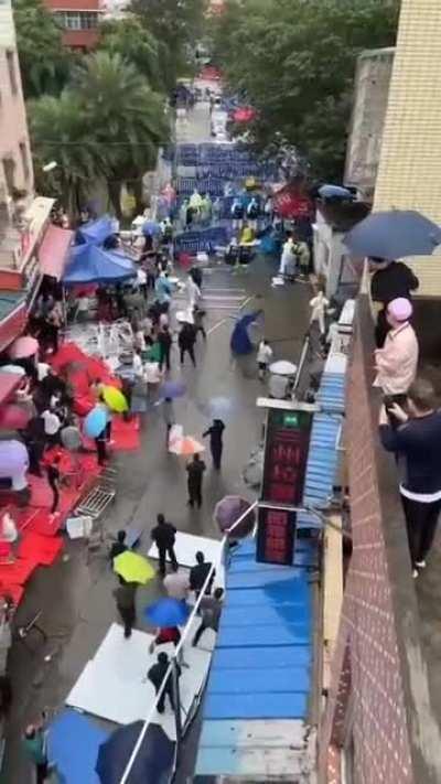 Shit is getting real in China. Citizens fight back and come close to riot over the latest COVID restrictions