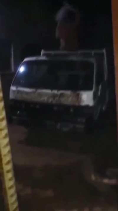 Dude spot this lady in the middle of the night