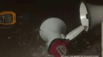 Разрушение бокала при помощи мегафона