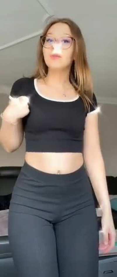 Teen who started out as an innocent tik toker now only turns around, flaunts her ass and repeats