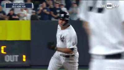[Highlight] GARY SANCHEZ SOLO HOMER TO TIE IT IN THE NINTH