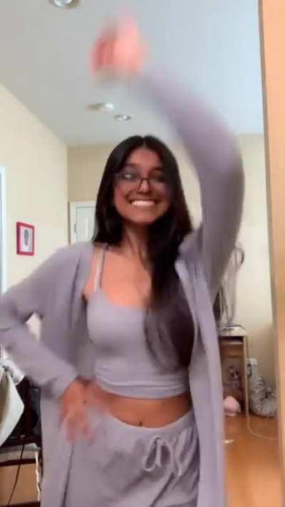 been so long since i posteddd anyways hi guys 😩 (F18)