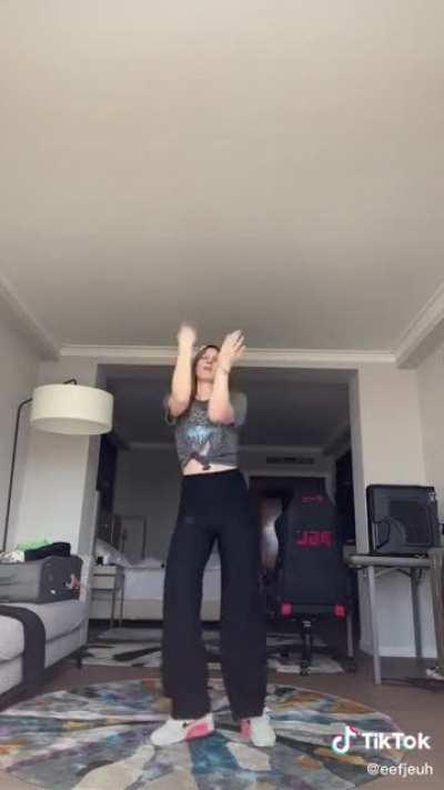 Tiktok dance