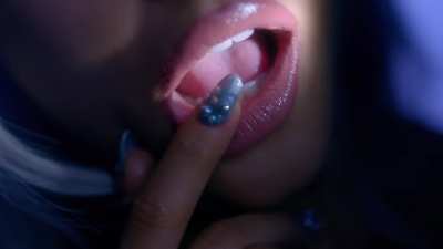 I wanna drink ariana saliva🤤 and how many dks can she take at once? Tell me your fantasies 🤤🤤💣💦