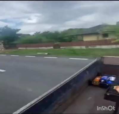 Só pra dar uma emoção 