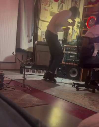 Does this Deserve a crappyMusicAward 🏆?