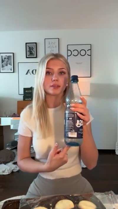 Gott ich liebe ihre Hüften 😍😍