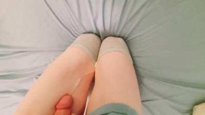 That nice hot cum feels so good running down my leg 🤤