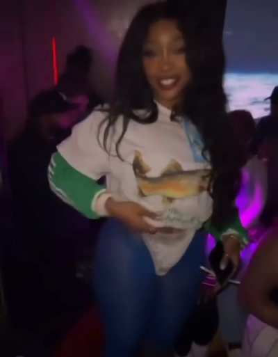 Fine ass woman 😮‍💨