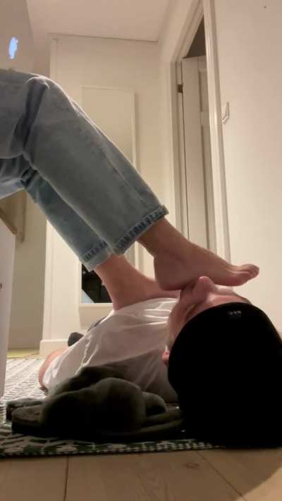 Never forget the toes footboy😗