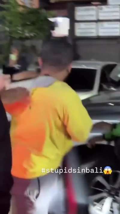 Crypto bro gets his ass kicked in the streets of Bali