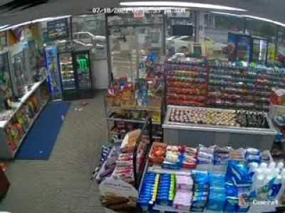 [NSFW] ATLANTA, shootout at convenience store multiple injured 7/18/21