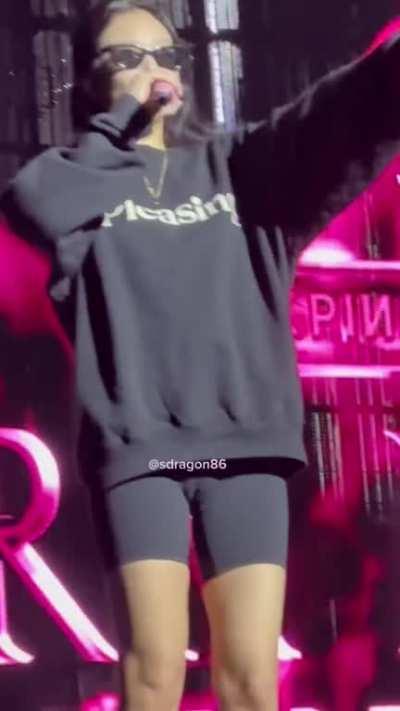 Jennie's pussy on display 🔥