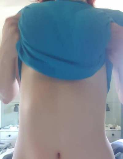 STOP!! Look at my tits! 😜